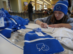 Bell Let's Talk Touque