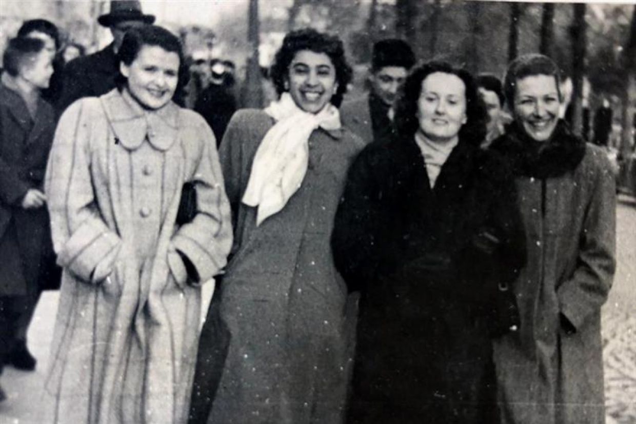 Elizabeth ‘Betty’ Musson Kawaley with her friends at Queen's University.