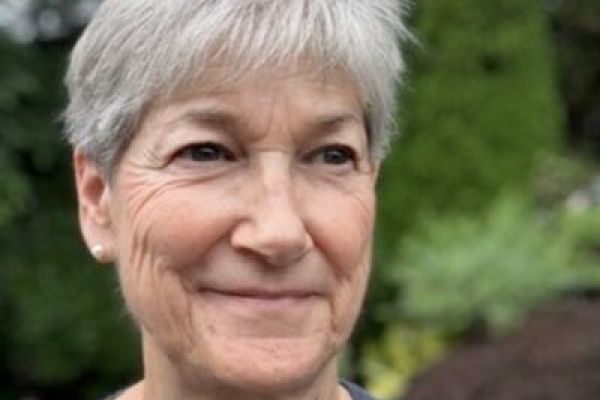 Headshot of Laurie Freebairn, BSc (PT)’80 - 2025 Physical Therapy Distinguished Alumni Award Winner