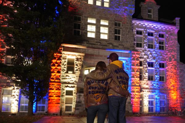 Homecoming – tricolour lights on building