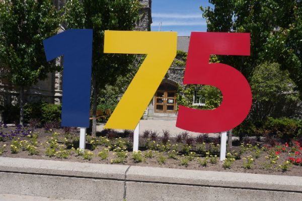 [175th Birthday sign on Union Street]