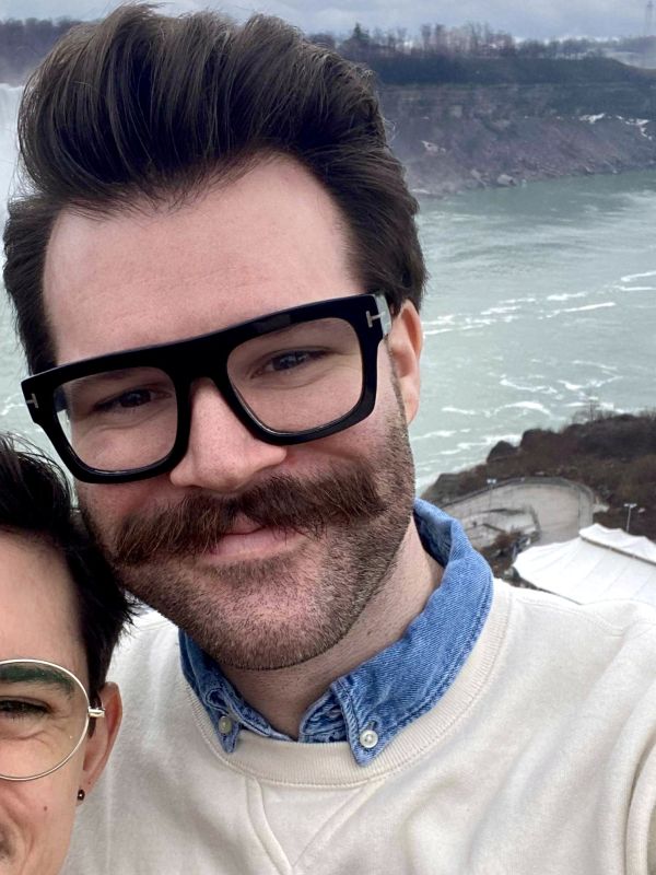 A picture of Jesse from the shoulders up.