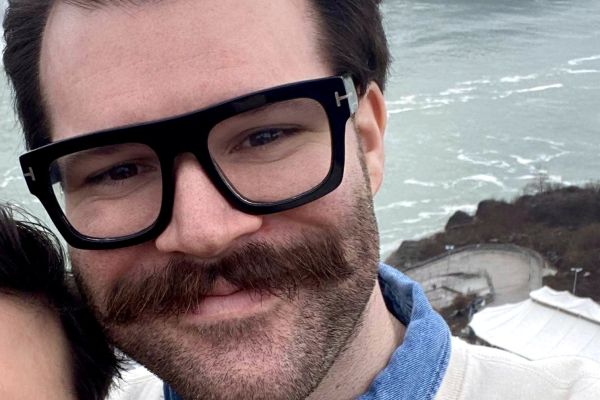 A picture of Jesse from the shoulders up.