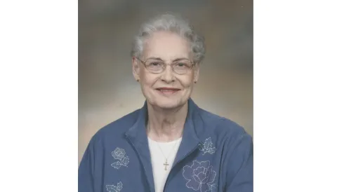 Headshot of Carole Carruthers